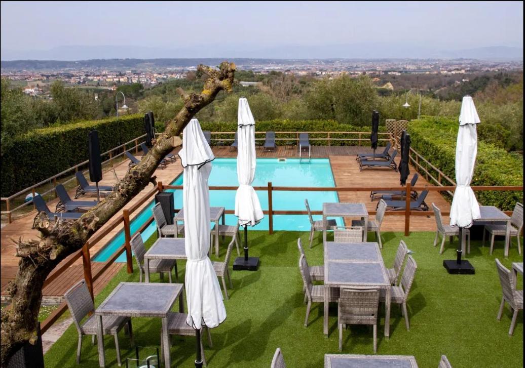 Residence Montevecchio Монтополи-ин-Валь-д'Арно Экстерьер фото