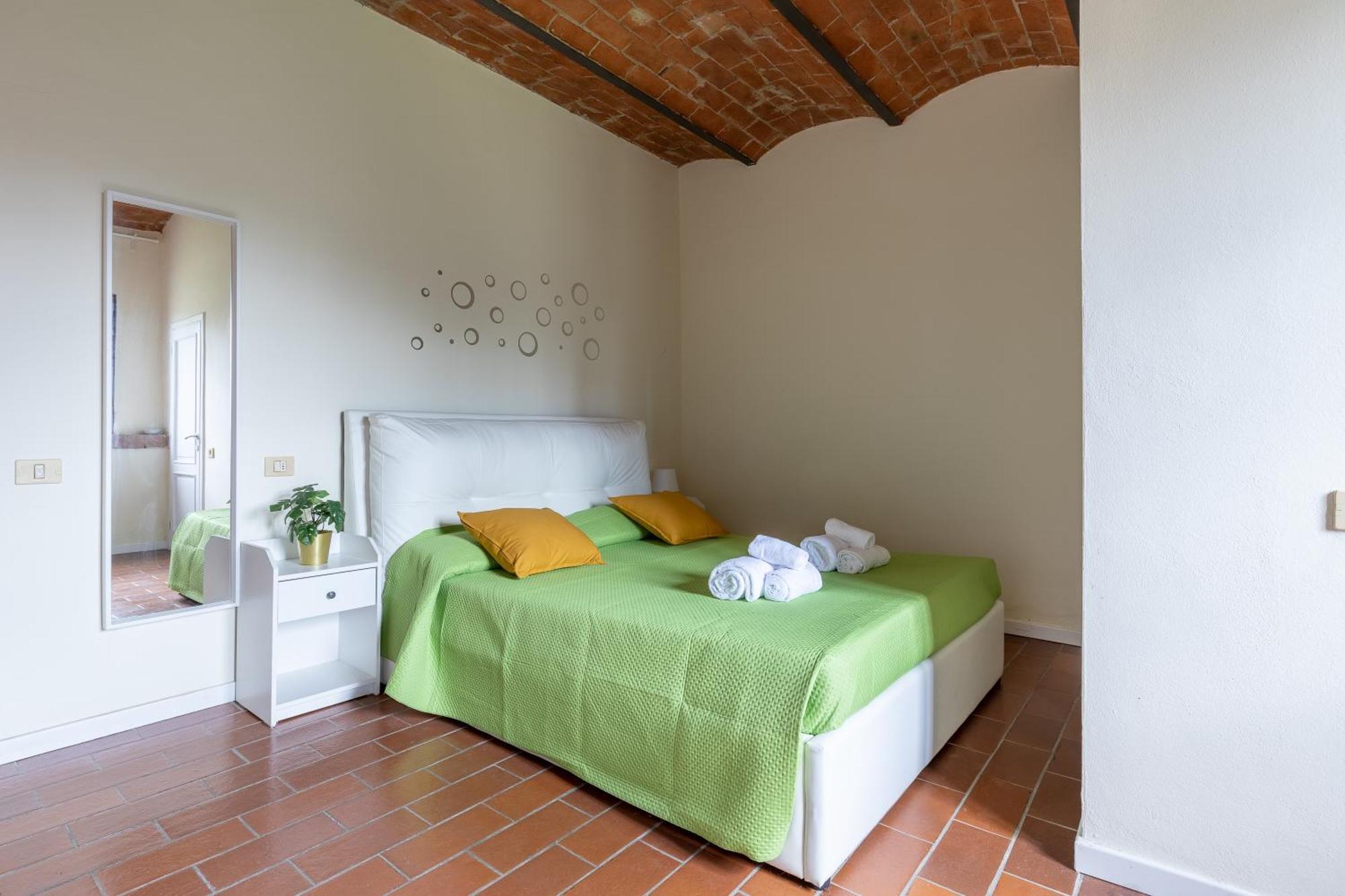 Residence Montevecchio Монтополи-ин-Валь-д'Арно Экстерьер фото