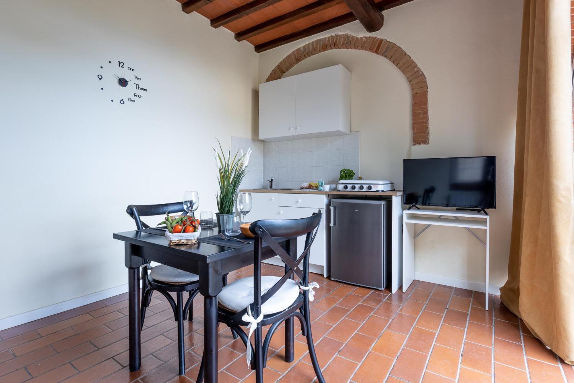 Residence Montevecchio Монтополи-ин-Валь-д'Арно Экстерьер фото
