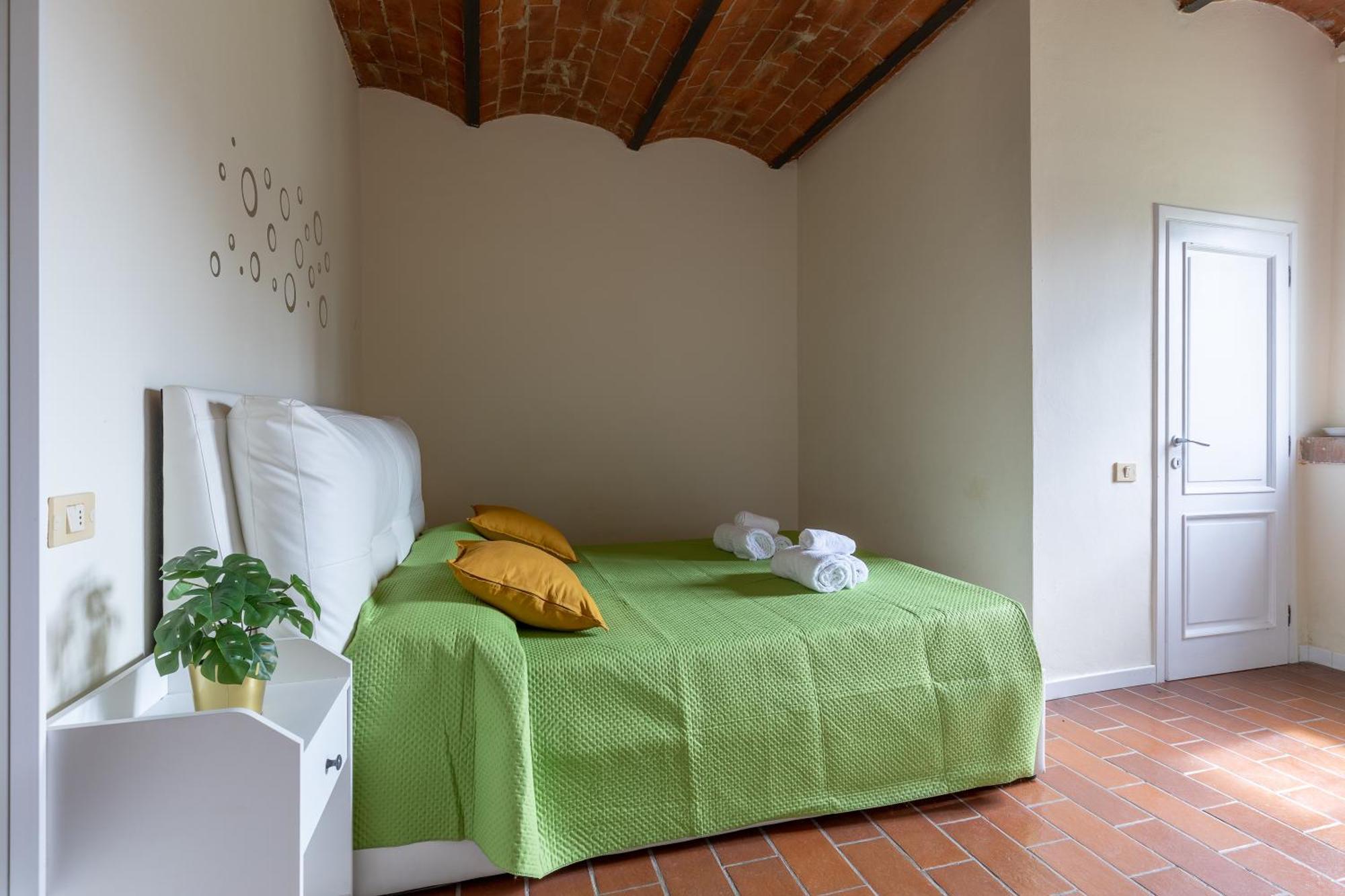 Residence Montevecchio Монтополи-ин-Валь-д'Арно Экстерьер фото