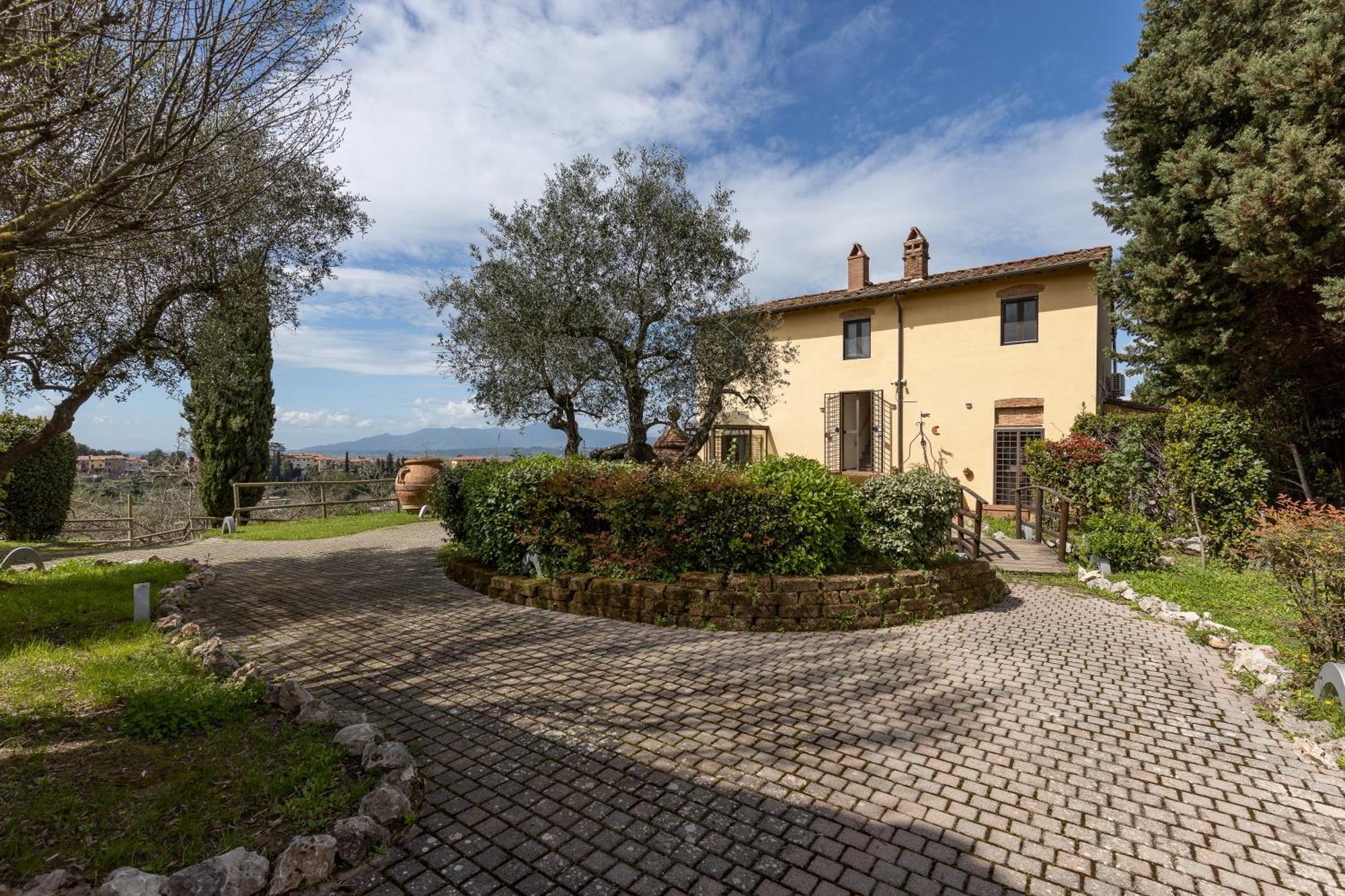 Residence Montevecchio Монтополи-ин-Валь-д'Арно Экстерьер фото